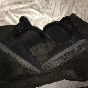 UGG Button Boots (Missing one button)